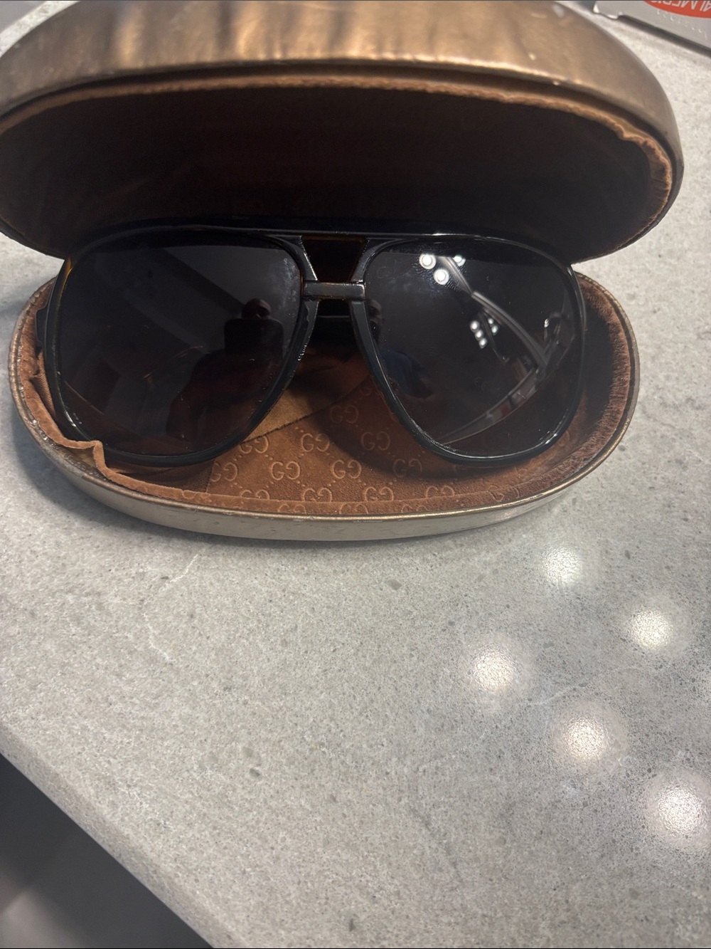 Gucci Tortoiseshell Sunglasses with Brown Lenses and Green-Red Temple Stripe - Picture 6 of 10